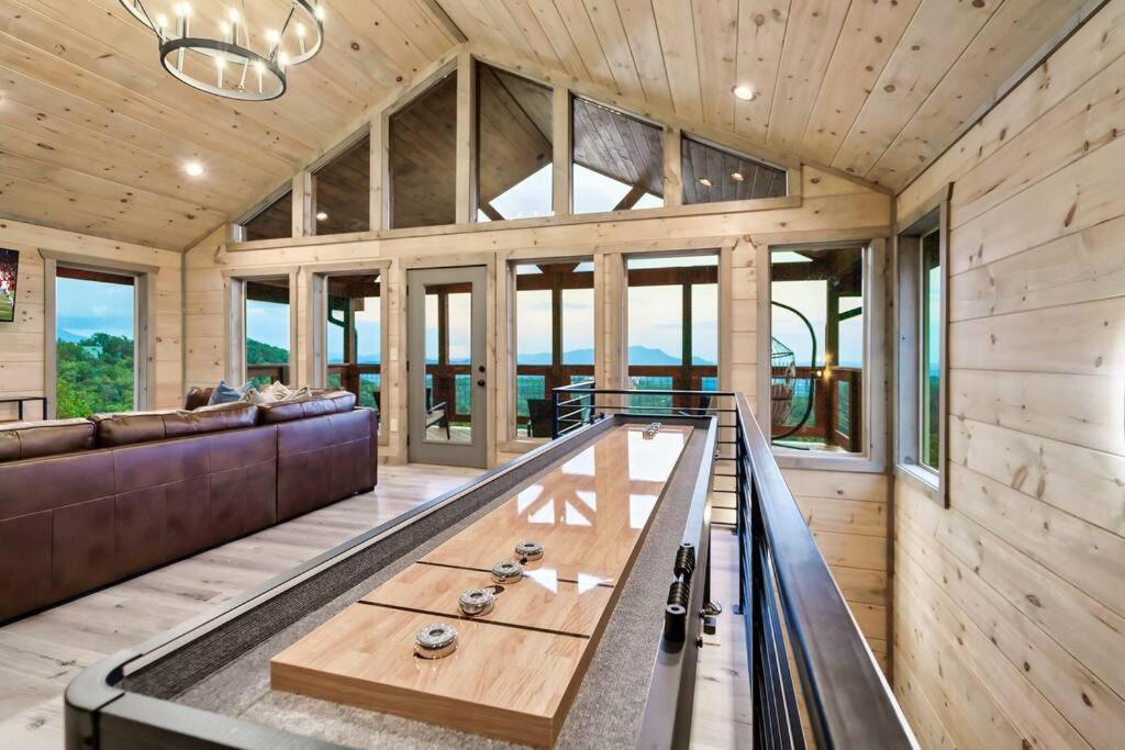 New Luxury Cabin With Stunning Mountainviews,Hottub, Firepit, Fireplace,2 Kingbeds, 2 Covereddecks,Bbqgrill, Shuffleboard And Pool Access Сев'єрвілл Екстер'єр фото