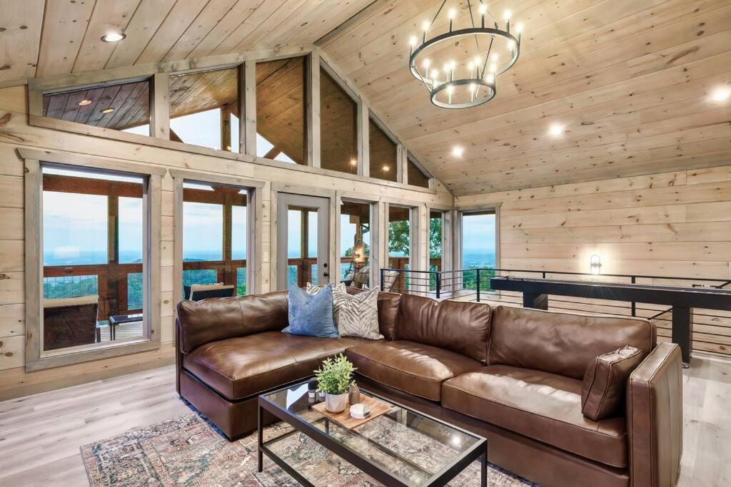 New Luxury Cabin With Stunning Mountainviews,Hottub, Firepit, Fireplace,2 Kingbeds, 2 Covereddecks,Bbqgrill, Shuffleboard And Pool Access Сев'єрвілл Екстер'єр фото