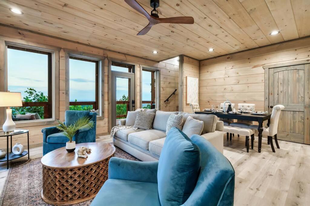New Luxury Cabin With Stunning Mountainviews,Hottub, Firepit, Fireplace,2 Kingbeds, 2 Covereddecks,Bbqgrill, Shuffleboard And Pool Access Сев'єрвілл Екстер'єр фото