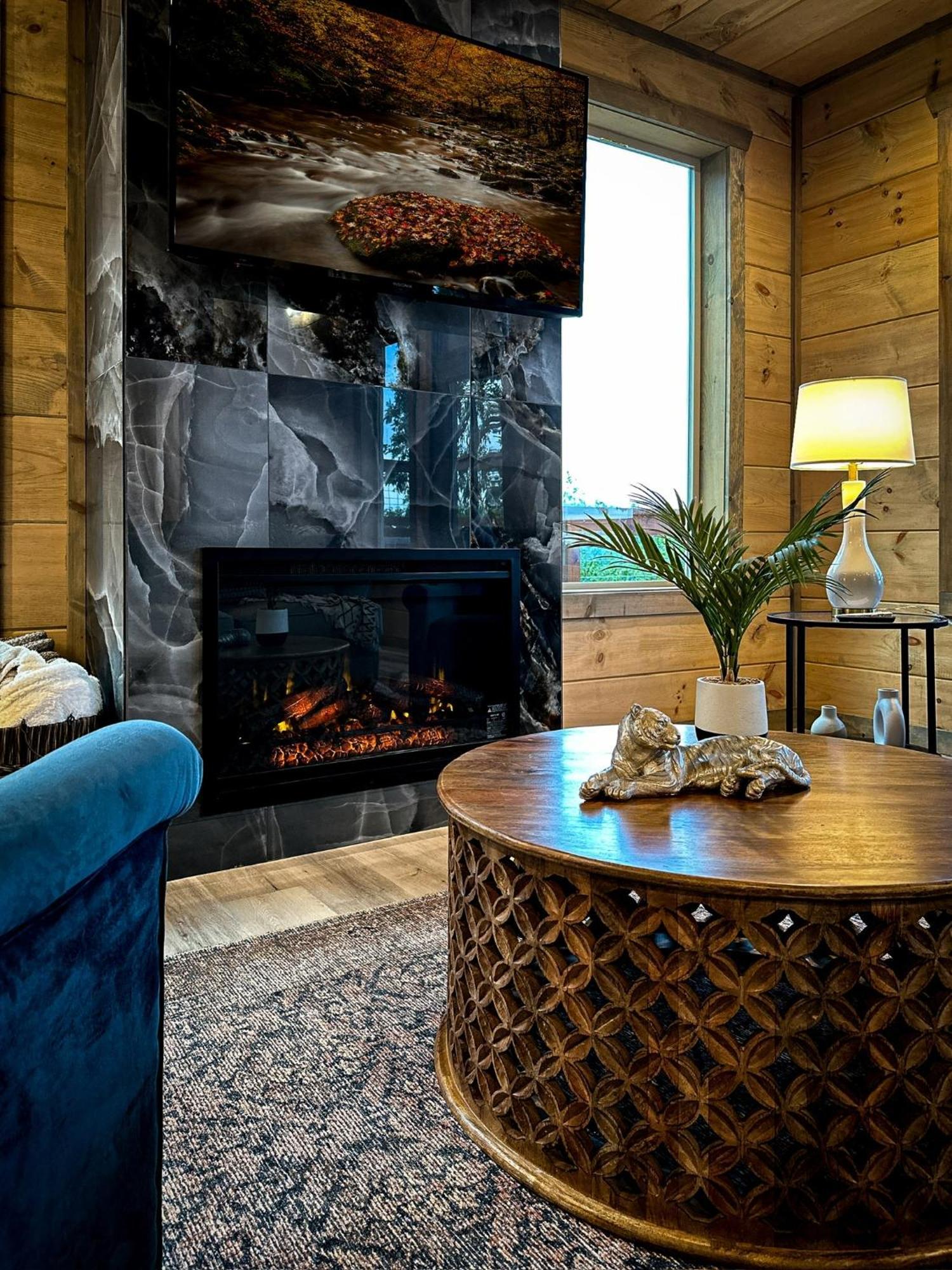 New Luxury Cabin With Stunning Mountainviews,Hottub, Firepit, Fireplace,2 Kingbeds, 2 Covereddecks,Bbqgrill, Shuffleboard And Pool Access Сев'єрвілл Екстер'єр фото